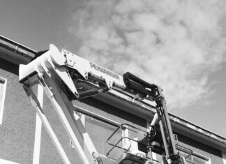 Jakie uprawnienia na podnośnik koszowy